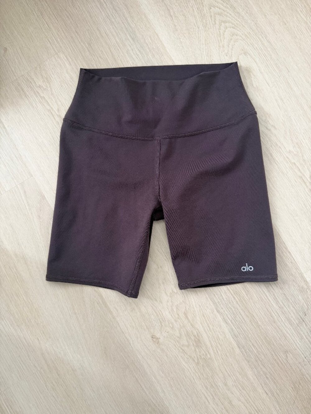Alo Yoga High Waist Biker Short Raisin Size M